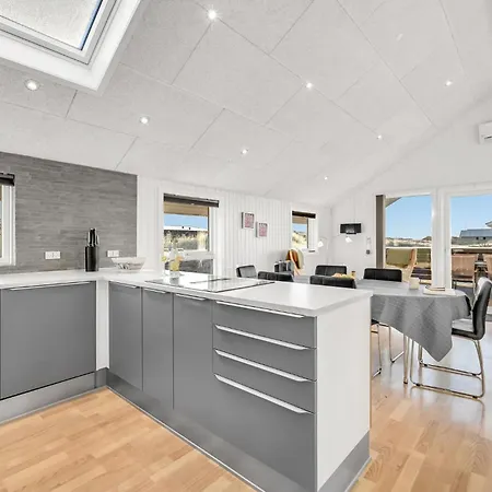 4 Bedroom Amazing In Hvide Sande Holiday home