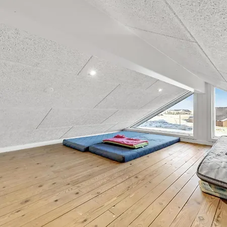 4 Bedroom Amazing In Hvide Sande Bjerregård