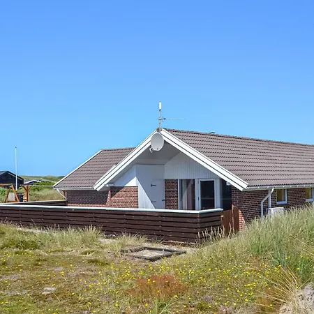 Vakantiehuis 4 Bedroom Amazing In Hvide Sande *